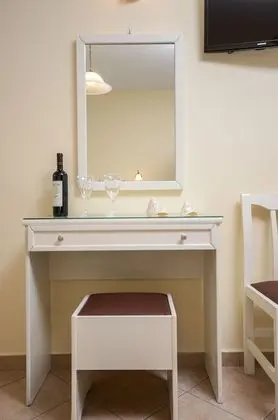 Economy Üç Kişilik Oda (Semi-basement)