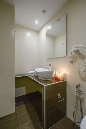 Economy Üç Kişilik Oda (Semi-basement)