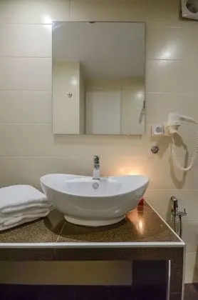 Economy Üç Kişilik Oda (Semi-basement)