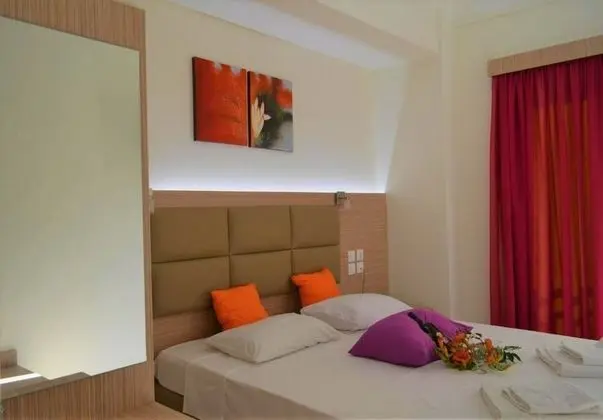 Tek Büyük veya İki Ayrı Yataklı Oda, Balkon