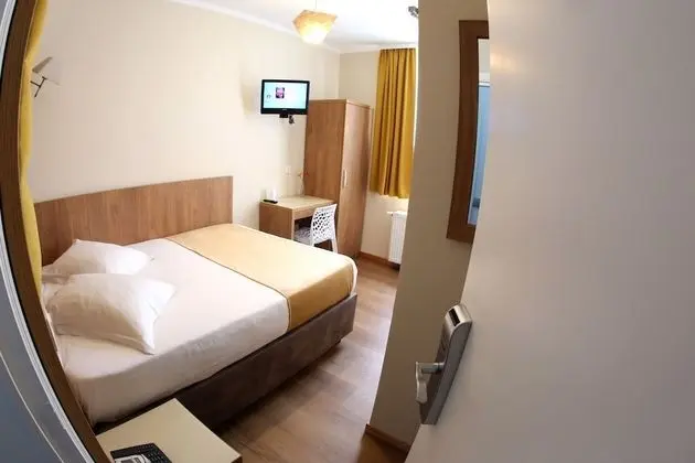 Comfort Tek Büyük Yataklı Oda