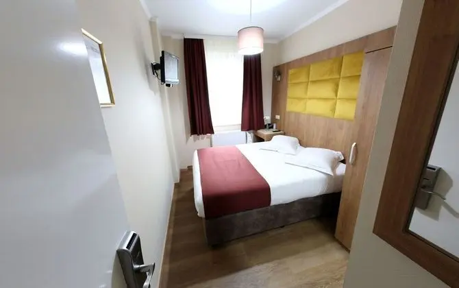 Comfort Tek Büyük Yataklı Oda