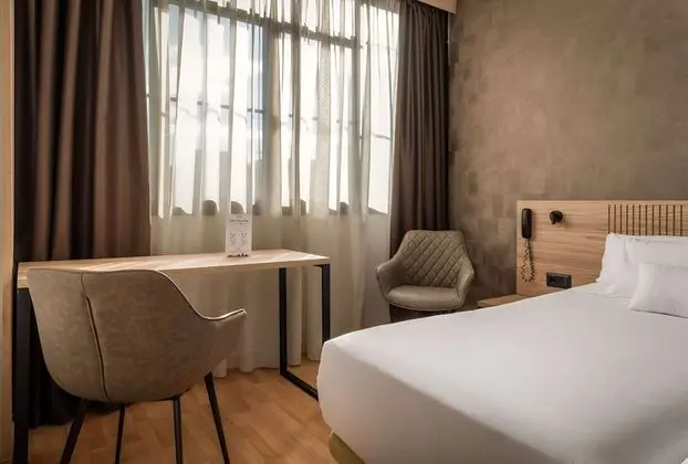 Comfort Tek Büyük veya İki Ayrı Yataklı Oda