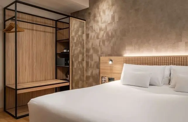 Tek Büyük Yataklı Oda, Balkon, Şehir Manzaralı