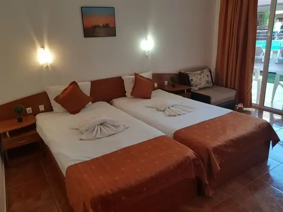 Basic Büyük Yataklı Tek Kişilik Oda