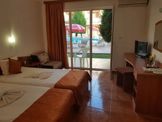 Basic Büyük Yataklı Tek Kişilik Oda