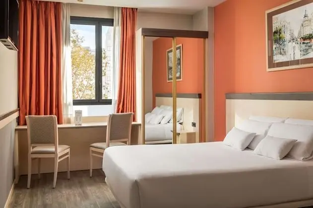 Comfort Tek Büyük veya İki Ayrı Yataklı Oda