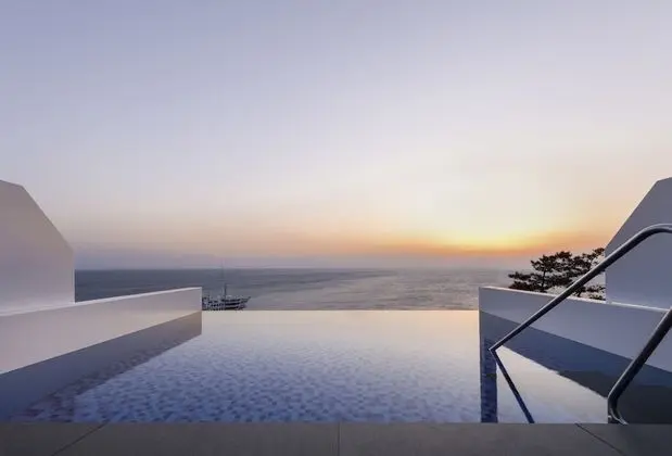 İki Ayrı Yataklı Oda, Teras, Okyanus Manzaralı (Infinity Pool, No single traveler)