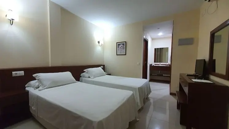 Comfort Tek Büyük Yataklı Oda