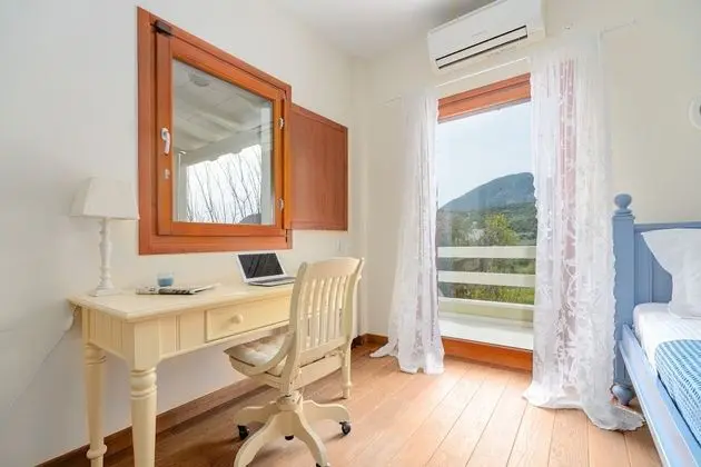 Villa, 5 Yatak Odası, Kişiye Özel Havuzlu, Deniz Manzaralı