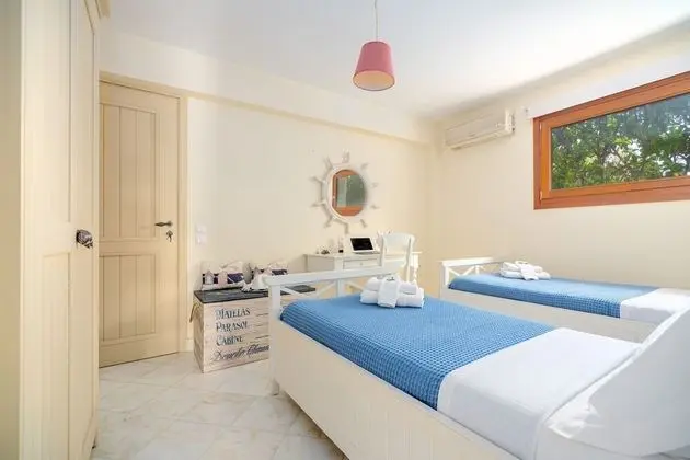 Villa, 5 Yatak Odası, Kişiye Özel Havuzlu, Deniz Manzaralı