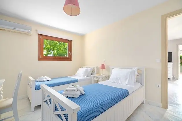 Villa, 5 Yatak Odası, Kişiye Özel Havuzlu, Deniz Manzaralı