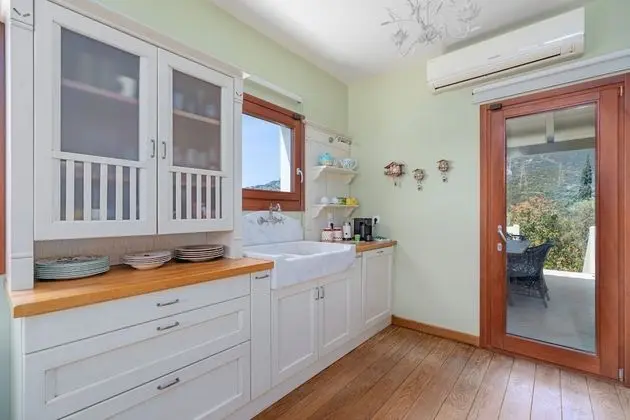 Villa, 5 Yatak Odası, Kişiye Özel Havuzlu, Deniz Manzaralı