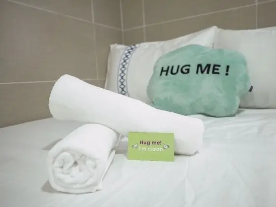 Üç Kişilik Oda, Sigara İçilmez