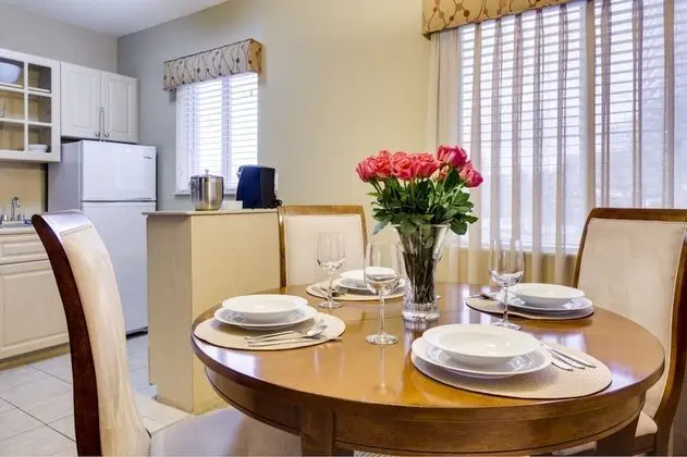 Süit, 2 Çift Kişilik Yatak, Engellilere Uygun, Şehir Manzaralı (Suite 2 Full Size Beds)