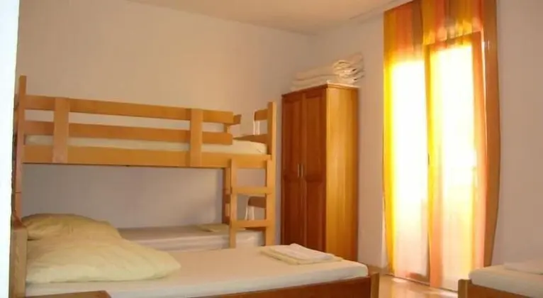 Üç Kişilik Oda, Balkon (Private Bathroom)