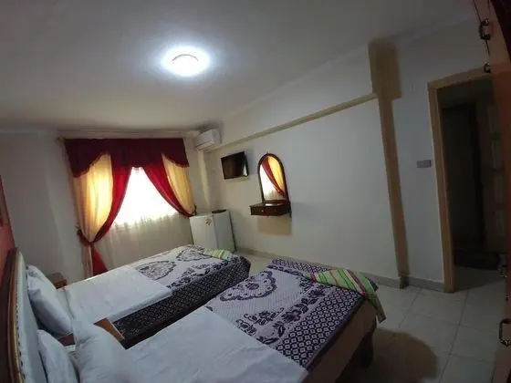 Basic Tek Büyük veya İki Ayrı Yataklı Oda