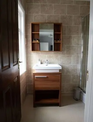 Tek Büyük Yataklı Oda, Banyolu/Duşlu