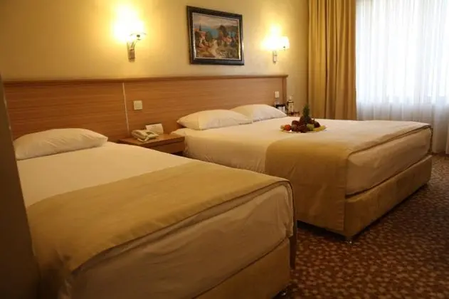 Triple, Şehir Manzaralı