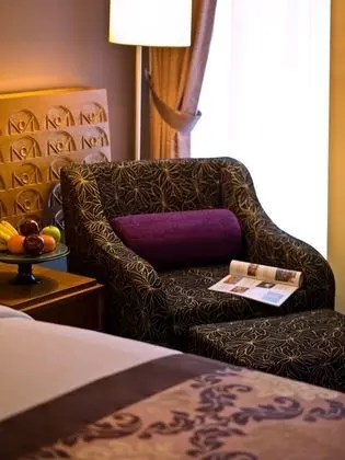 Deluxe Oda, Havuz Manzaralı