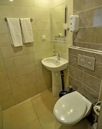 Standart Oda, Kara veya Havuz Manzaralı