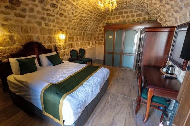 Deluxe Avlu Manzaralı - Giriş Kat Oda