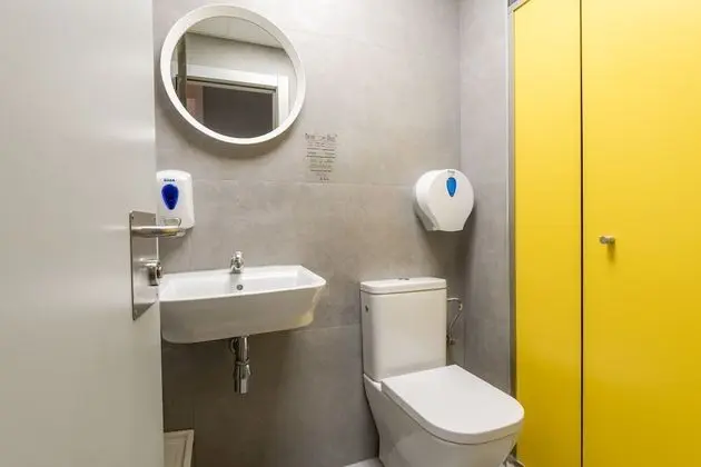 Dört Kişilik Oda, Özel Banyo