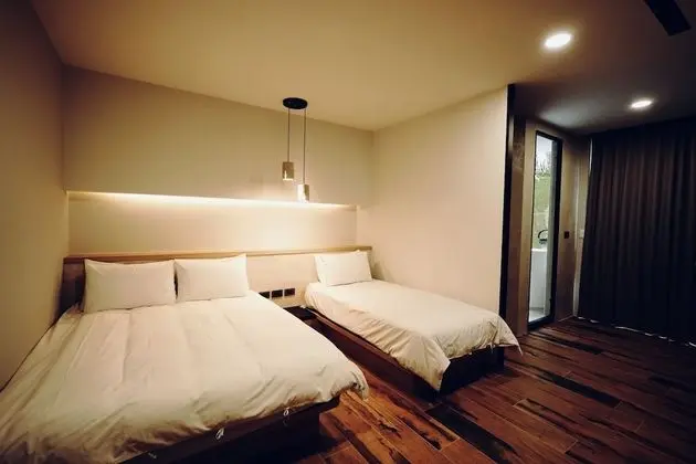 Comfort Tek Büyük veya İki Ayrı Yataklı Oda, Birden Çok Yatak, Banyolu/Duşlu, Köşe