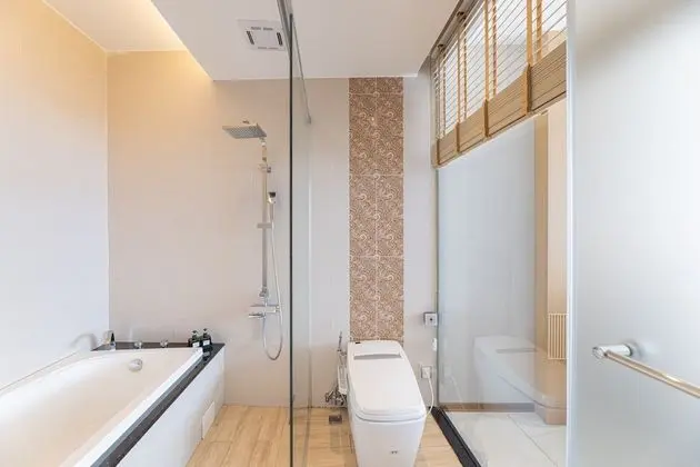 Deluxe Tek Büyük Yataklı Oda, Göl Manzaralı