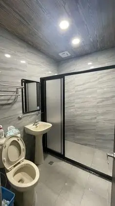 Ortak Ranzalı Oda, Karma Ranzalı Oda, Ortak Banyo (Man and Woman)