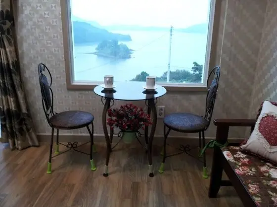 Elite Duplex (2 Guest Rates, Extra person Charge on spot - 1-13yr 10,000KRW, 14yr above 20,000KRW pp