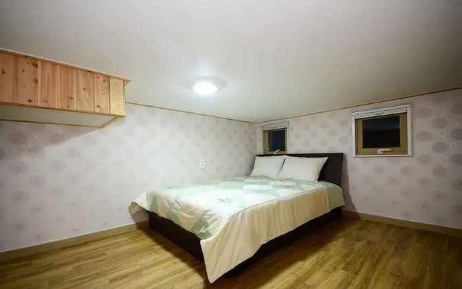 Elite Duplex (2 Guest Rates, Extra person Charge on spot - 1-13yr 10,000KRW, 14yr above 20,000KRW pp