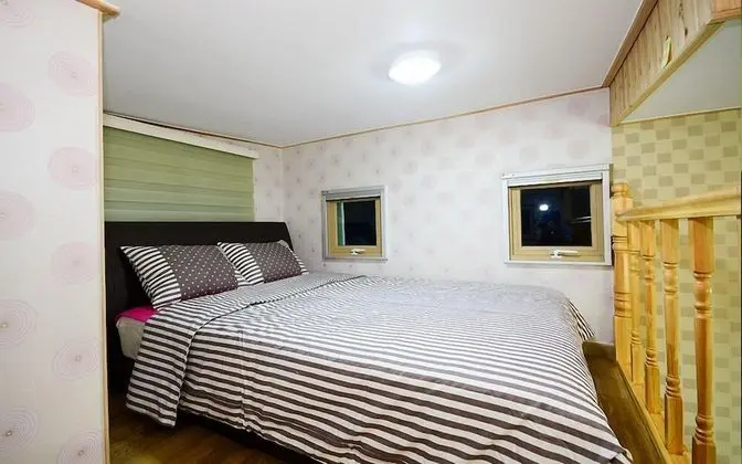 Elite Duplex (2 Guest Rates, Extra person Charge on spot - 1-13yr 10,000KRW, 14yr above 20,000KRW pp