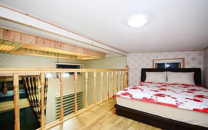 Elite Duplex (2 Guest Rates, Extra person Charge on spot - 1-13yr 10,000KRW, 14yr above 20,000KRW pp