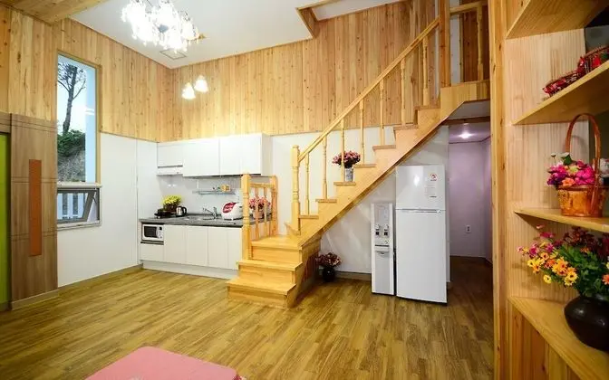 Elite Duplex (2 Guest Rates, Extra person Charge on spot - 1-13yr 10,000KRW, 14yr above 20,000KRW pp