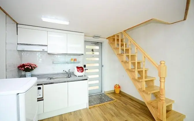 Elite Duplex (2 Guest Rates, Extra person Charge on spot - 1-13yr 10,000KRW, 14yr above 20,000KRW pp