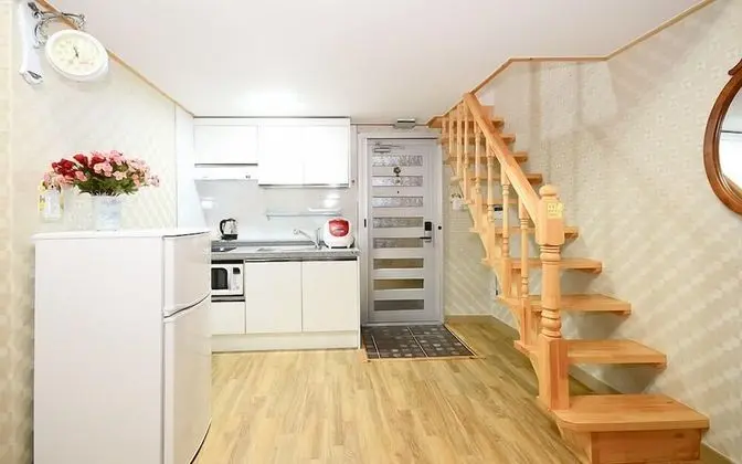 Elite Duplex (2 Guest Rates, Extra person Charge on spot - 1-13yr 10,000KRW, 14yr above 20,000KRW pp