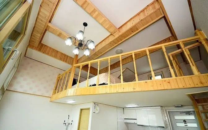 Elite Duplex (2 Guest Rates, Extra person Charge on spot - 1-13yr 10,000KRW, 14yr above 20,000KRW pp