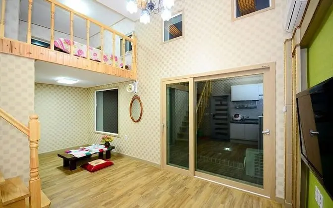 Elite Duplex (2 Guest Rates, Extra person Charge on spot - 1-13yr 10,000KRW, 14yr above 20,000KRW pp