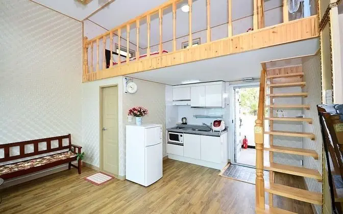 Elite Duplex (2 Guest Rates, Extra person Charge on spot - 1-13yr 10,000KRW, 14yr above 20,000KRW pp