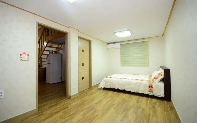 Sun 101 (5 Guests Rates, Extra Person Charge on spot - 1-13yr 10,000KRW, 14yr above 20,000KRW pp)