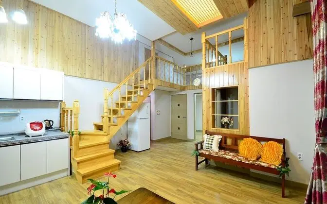 Sun 101 (5 Guests Rates, Extra Person Charge on spot - 1-13yr 10,000KRW, 14yr above 20,000KRW pp)