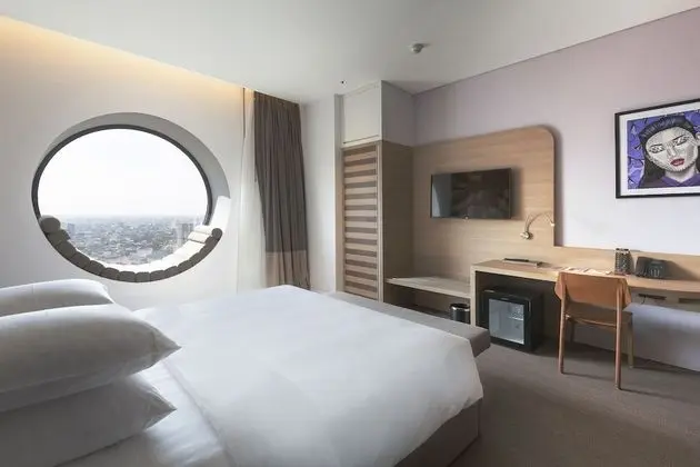 Deluxe Tek Büyük Yataklı Oda