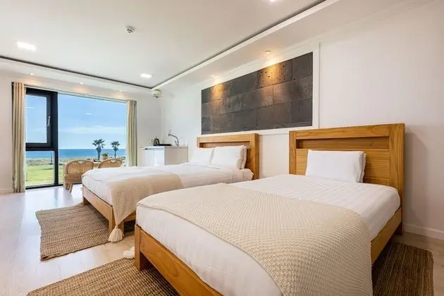 Deluxe Tek Büyük Yataklı Oda, Sıcak Su Küveti, Okyanus Manzaralı (B)