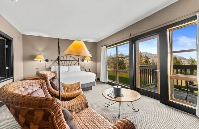 Room (Upper Mt. Robinson) (Not Pet Friendly)