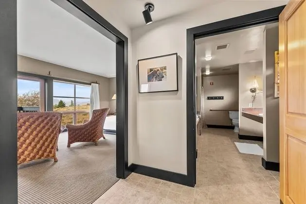 Room (Upper Mt. Robinson) (Not Pet Friendly)