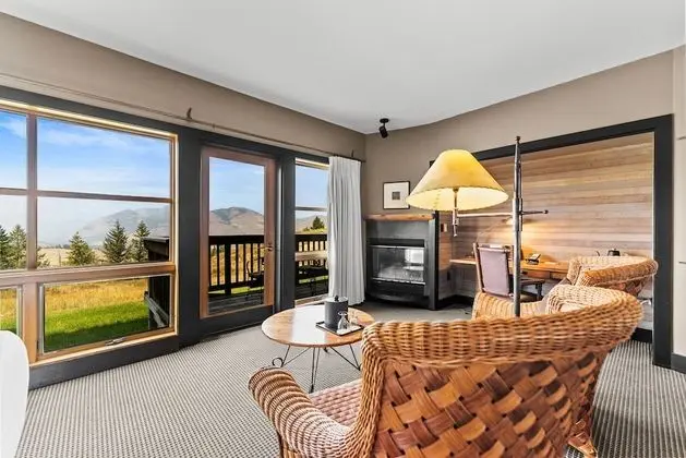 Room (Upper Mt. Robinson) (Not Pet Friendly)