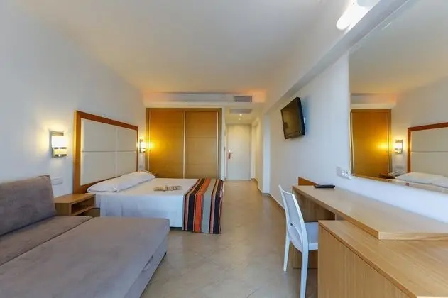 Üç Kişilik Oda (2 Adults + 1 Child)