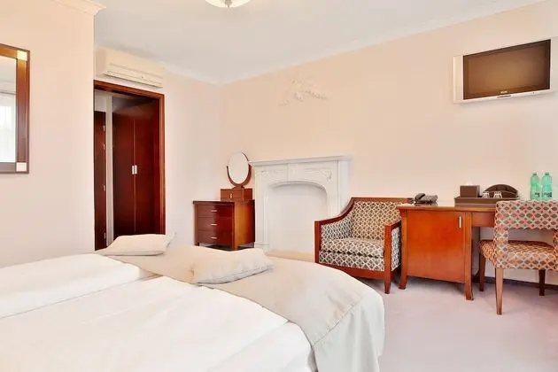 Deluxe Tek Büyük Yataklı Oda, 1 Çift Kişilik Yatak, Veranda, Şehir Manzaralı