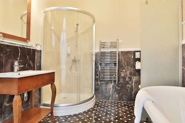 Deluxe Tek Büyük Yataklı Oda, 1 Çift Kişilik Yatak, Veranda, Şehir Manzaralı